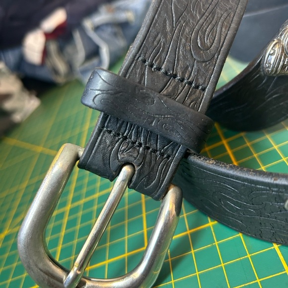 Rare Vintage Harley Davidson silver engine studded flame embossed leather belt - Picture 3 of 15